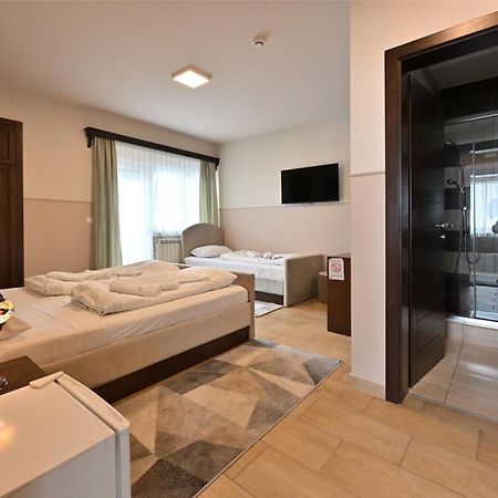Hotel Lane سينيتشا المظهر الخارجي الصورة